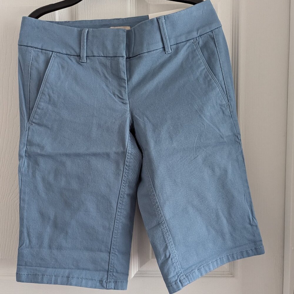 NWT Loft Outlet Sky Blue Bermuda Roll Midi Shorts Cotton With Pockets Sz 00